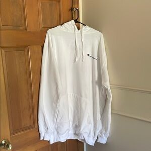 Champion Essential White Pullover